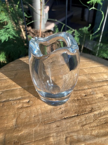 Váza z čirého skla