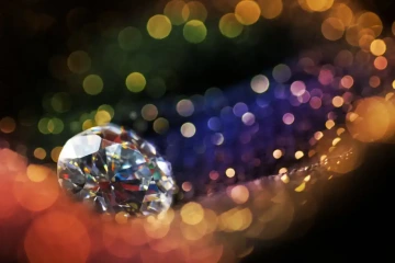 Drahokam v třpytivých barvách