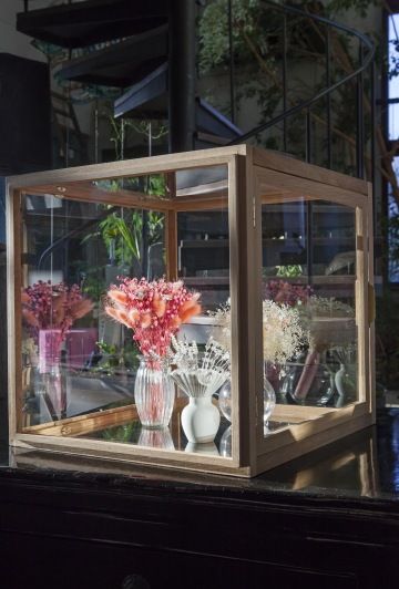 Various silver bouquets in wedding showcase