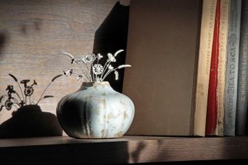 Netradiční zásnubní prsten po zásnubách ve váze