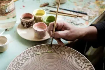 Ruční vytváření keramiky, dárek k 9. výročí svatby.