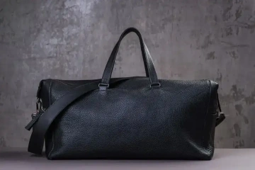 Černá, kožená cestovní taška, svatební dárek