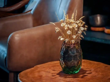 Bouquet of 50 golden flowers after 50 years of romantic flower giving