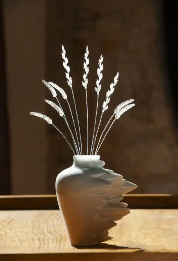 Jitrocel a jílek ze stříbra ve váze ze šperkařství v Praze GIYOU