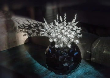 Royal stříbrná kytice Praha, kytice 80 stříbrných květin ve váze